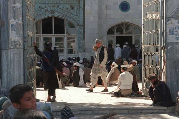 ارزګان کې طالبانو د امنیتي اندېښنو له امله جوماتونو ته ساتونکي ګومارلي دي