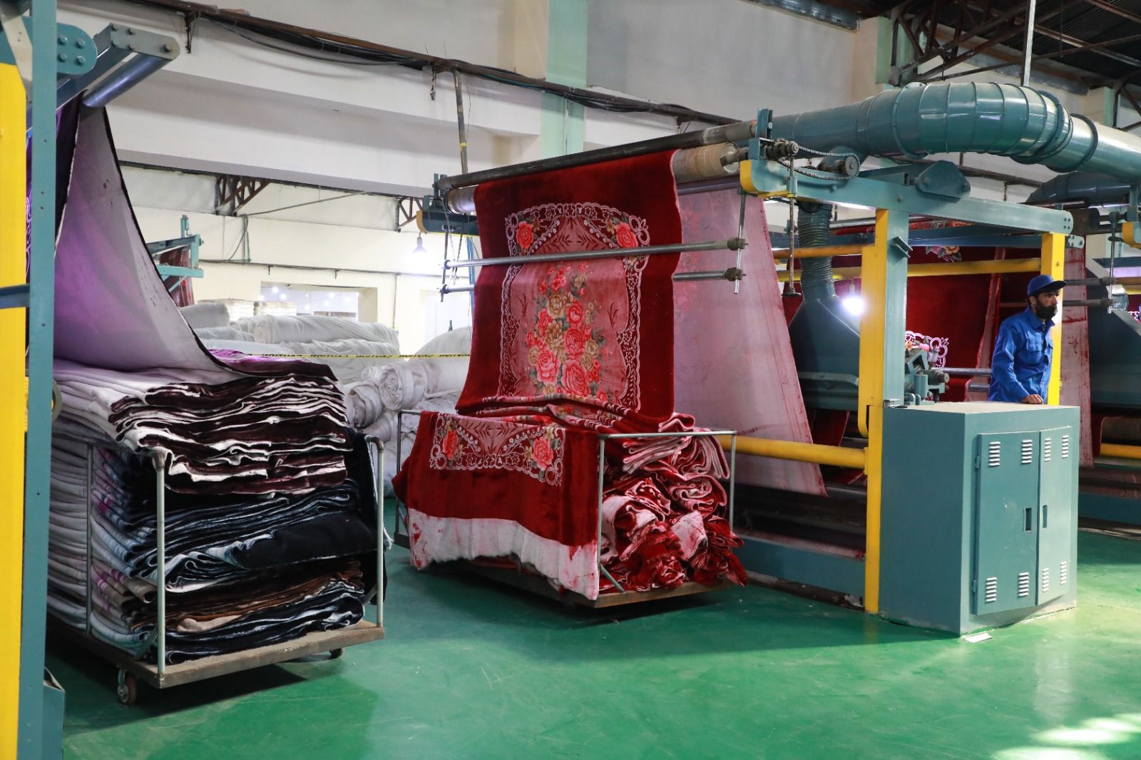 په کابل کې د کمپلو جوړولو یوه فابریکه پرانېستل شوه