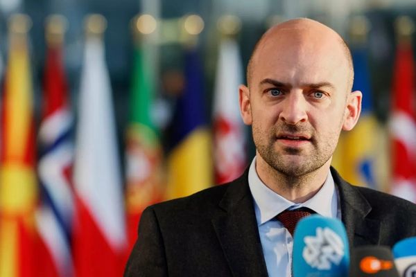 د فرانسې د بهرنیو چارو وزیر: د ترهګرې ډلې په توګه د سپاه پاسداران له اعلانولو ملاتړ کوو