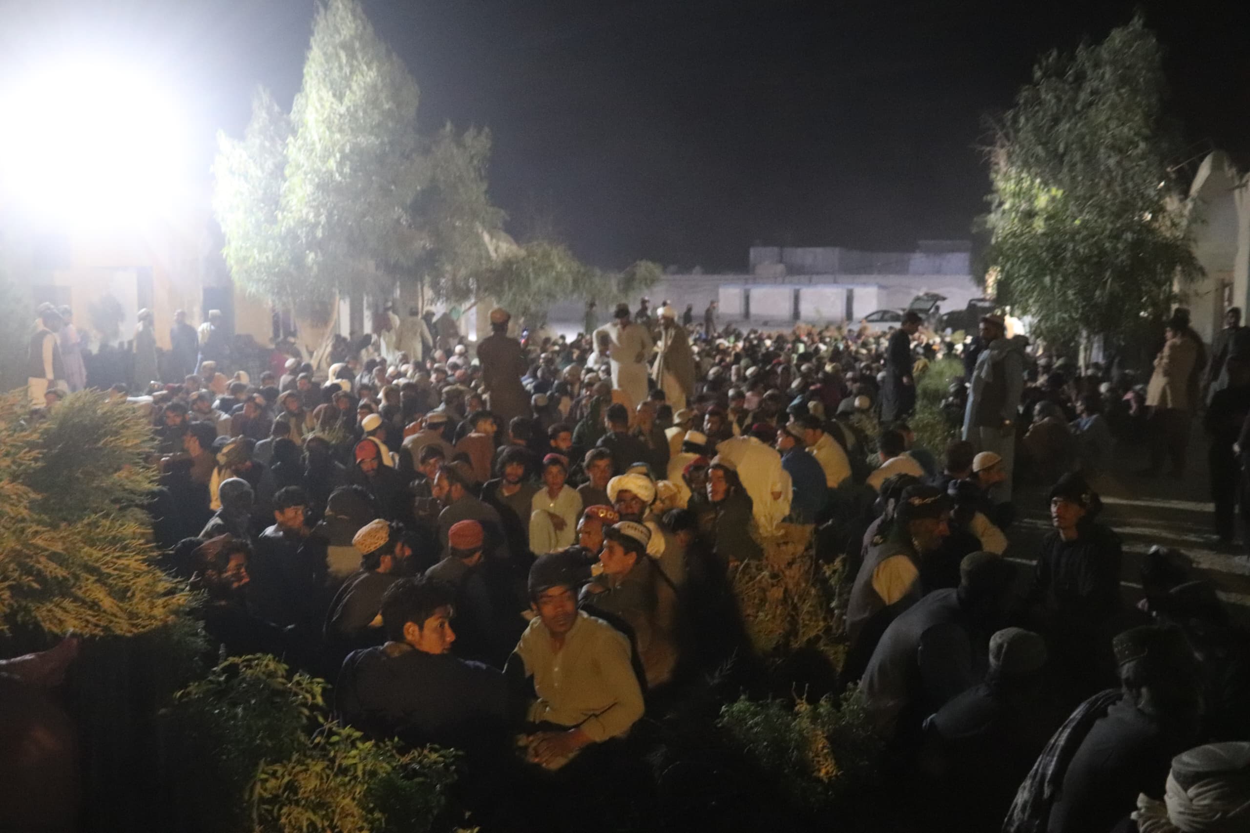 فعالان حقوق‌ بشر می‌گویند پولیس پاکستان زنان و کودکان افغان را بازداشت می‌کند 