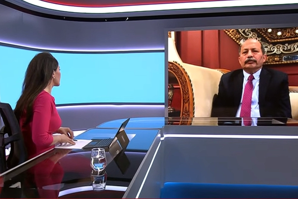 د پاکستان پخوانی سفیر: د سقوط ورځو کې د ای ایس ای رییس له کرزي او ډاکټر عبدالله سره وکتل