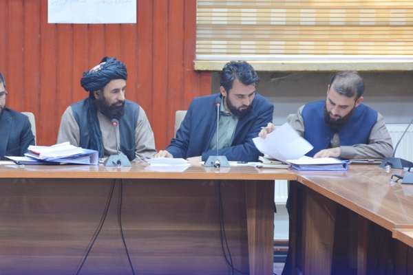 طالبانو د امو سیند نفتي حوزې د ۱۸۰۰۰ ټنه اومو نفتو د داوطلبۍ ګټونکی اعلان کړ