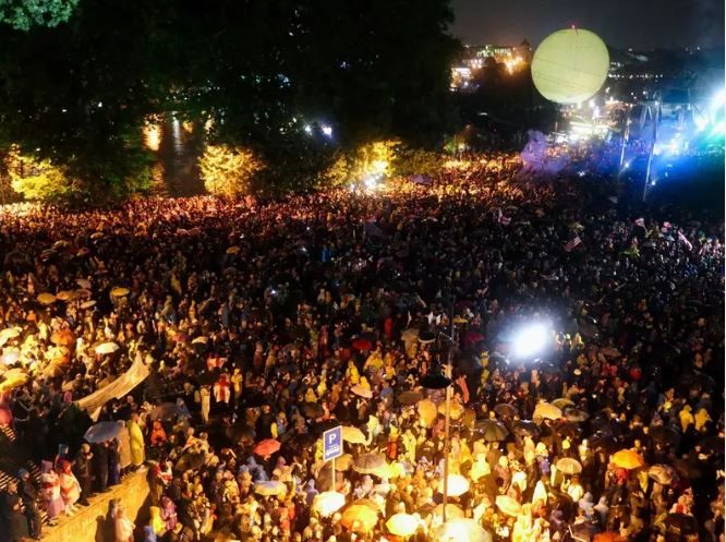 تظاهرات هزاران نفر در پایتخت گرجستان در اعتراض به لایحه «نفوذ خارجی»