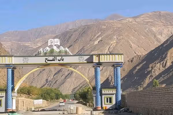 طالبان چهار سرباز حکومت پیشین را در فیضآباد بازداشت کرد