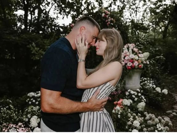 تیلور سویفت، آوازخوان سرشناس امریکایی نامزد شد