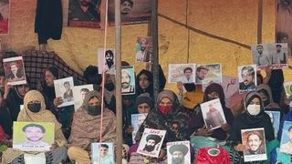 د بلوڅ پرلت غوښتنې چې د بنګالیانو د غوښتنو یاد یې تازه کړ