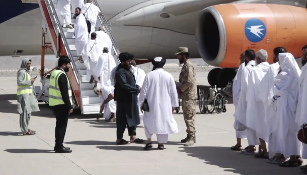 طالبان وقعت عقد نقل الحجاج مع شركتين طيران محليتين