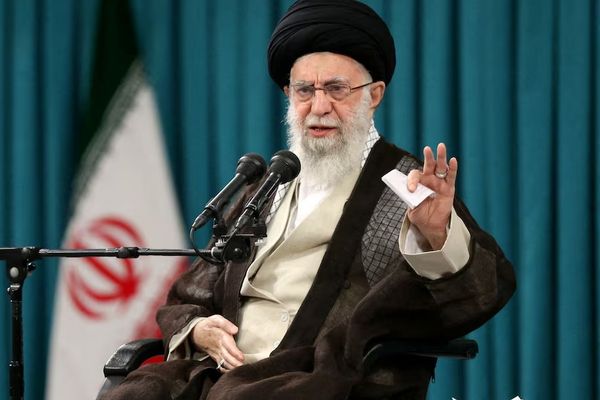 علی خامنهای: مذاکره با امریکا بیسود و پرضرر است