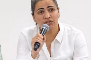 برای نخستین بار یک زن افغانتبار در انتخابات کانگرس امریکا پیروز شد