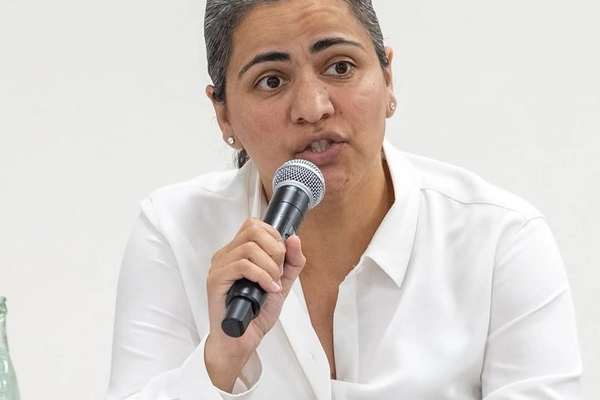 برای نخستین بار یک زن افغانتبار در انتخابات کانگرس امریکا پیروز شد