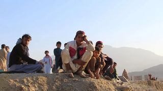 د خیر په غونډۍ ناست پنجاب او د ډیورنډ اخوا او دېخوا افغان سره لاس ګرېوان