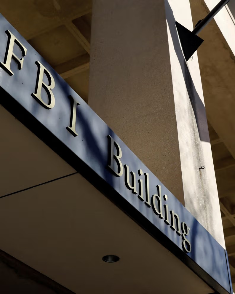 مكتب التحقيقات الفيدرالي يتعهد بالعمل على إعادة الرهائن الأميركيين من أفغانستان