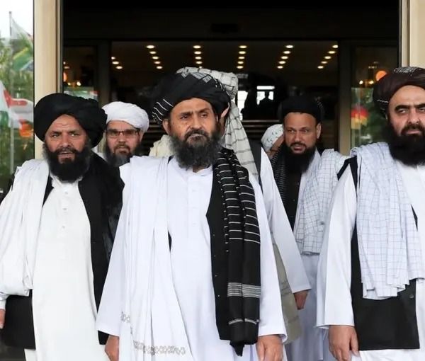 سفیران سابق ایالات متحده در کابل: زمان جلوگیری از سفرهای رهبران طالبان فرا رسیده است