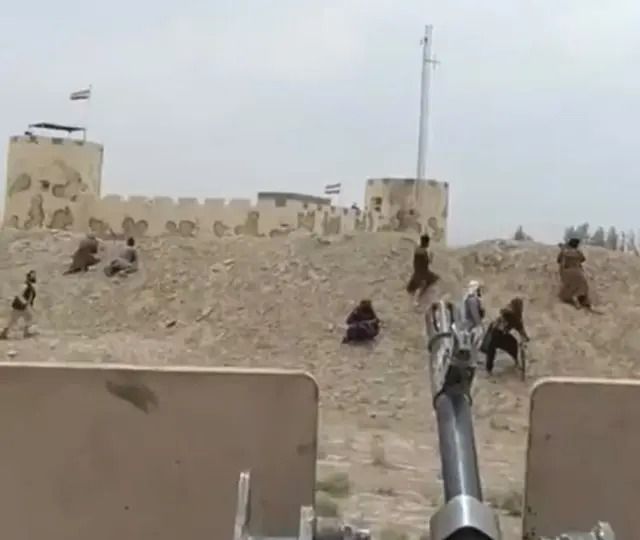 “صدها انتحاری پشت مرز ایران”؛گزارش بلومبرگ از آتش زیر خاکستر تنش آب جمهوری اسلامی و طالبان