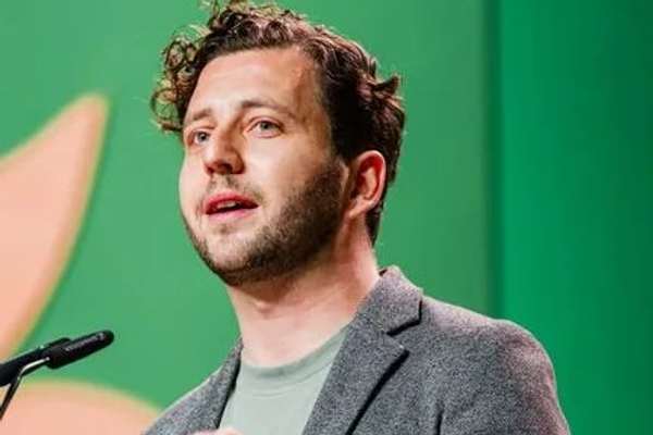 د جرمني د زرغون ګوند مشر: له پاکستانه د افغانانو اېستل او د برلین چلند د شرم وړ دی