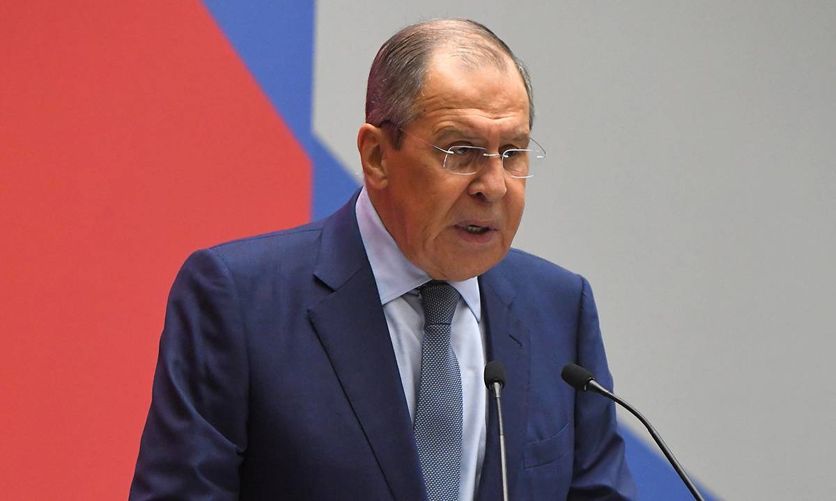وزیر خارجه روسیه: باید هرچه زودتر دولت فراگیر در افغانستان تشکیل شود