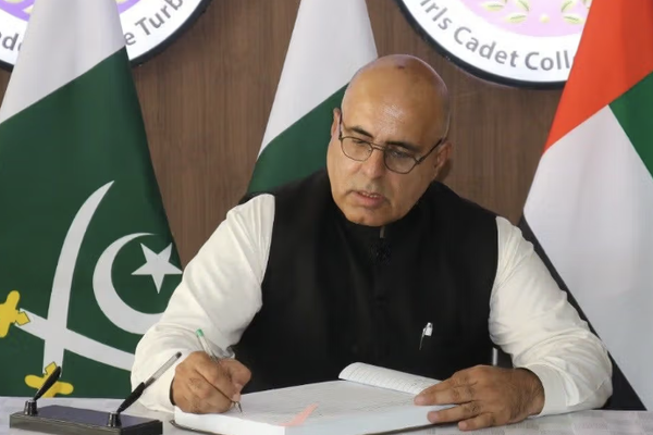 مسؤول باكستاني سابق: حان وقت تغيير نظام طالبان