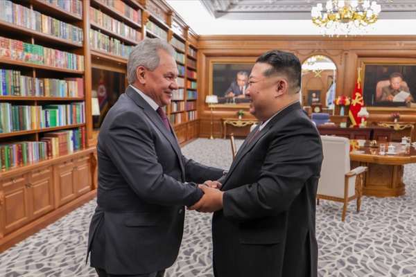 کیم جونگ اون در دیدار با سرگئی شویگو بر حمایت بیقید و شرط از روسیه تاکید کرد