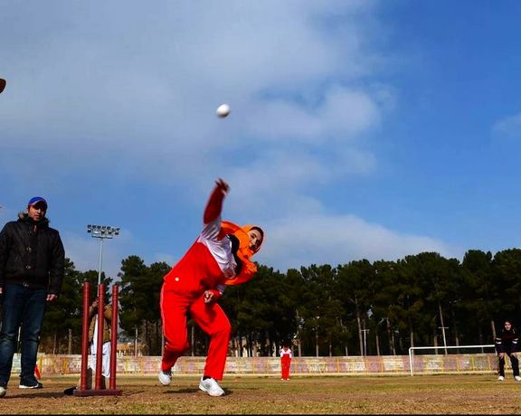 انگلستان نیز به خاطر ممنوع بودن کریکت زنان، با تیم ملی کریکت افغانستان بازی نمیکند