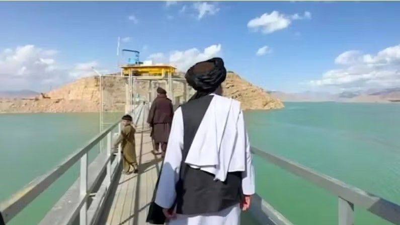 صحيفة إيرانية: على طهران وقف غطرسة طالبان التي تعمل ضمن أجندة أجنبية لإسقاط النظام