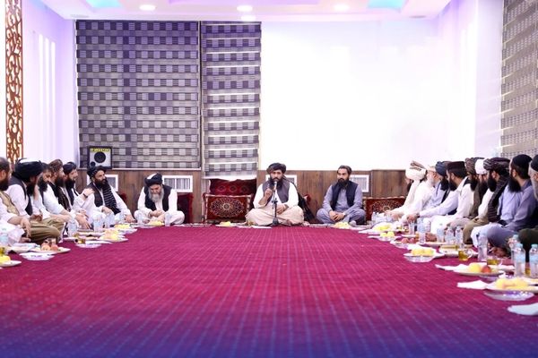 د طالبانو د مخابراتو وزیر په کابل کې د نوري فایبر د غځولو چارې تر امر ثاني پورې وځنډولې