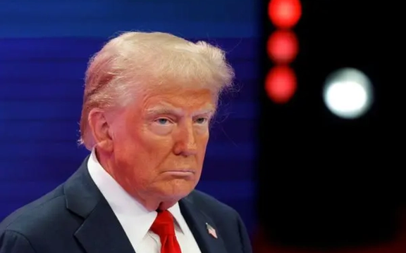 ټرمپ له محمود عباس سره په خبرو کې: هڅه به وکړم چې جګړه ودروم