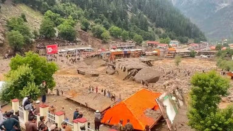 طالبان می‌گوید دستکم ۱۰ نفر از قربانیان سیلاب‌ها در نورستان مفقودند