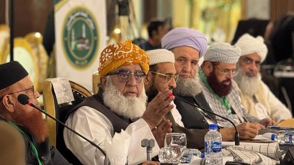 د پاکستان دیني عالمان: افغان طالبان او پاکستان دې خپلې ستونزې د خبرو له لارې حل کړي