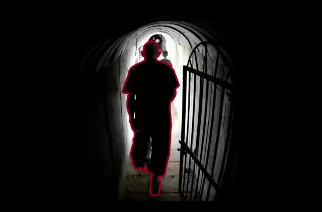 ارتش اسرائیل تصویری از 'لحظه فرار رهبر حماس در تونل زیر زمینی خان یونس' را منتشر کرد