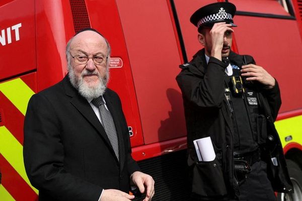 برېتانیا د یهودو پر مرکزونو په بریدونو کې د ایران د احتمالي لاس لرنې په اړه پلټنې کوي