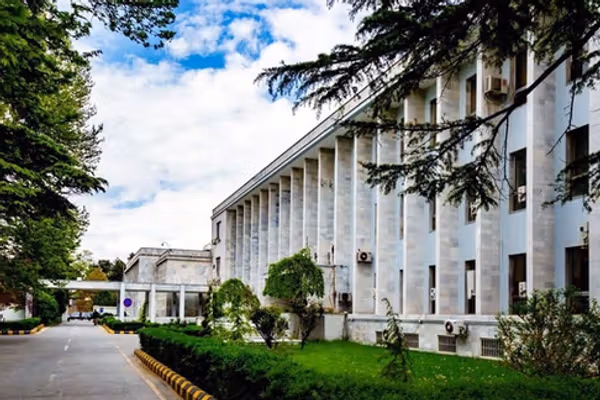 US Detainee Issue Can Be Resolved Through Dialogue, Says Taliban