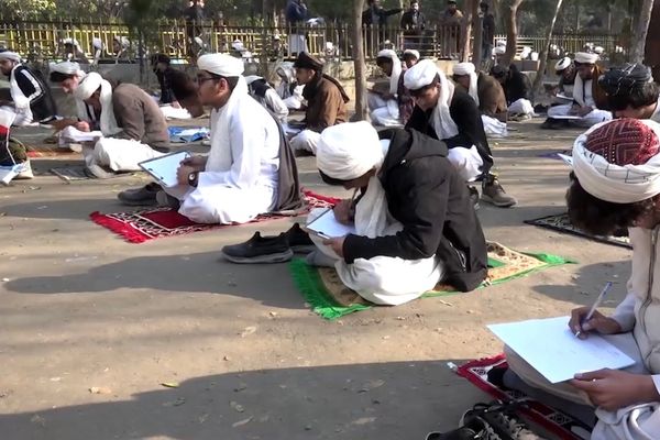 په ننګرهار کې د پګړیو د جبري کولو له امله ښوونځیو د مدرسو بڼه خپله کړې ده