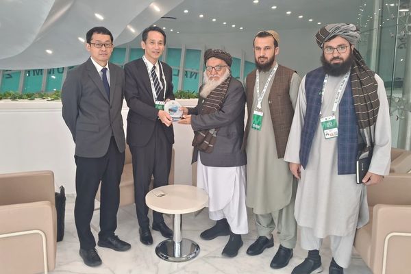 طالبانو او جاپاني چارواکو د چاپیریالي وضعیت د خوندیتوب او همکاریو په تړاو ګډه ناسته کړې