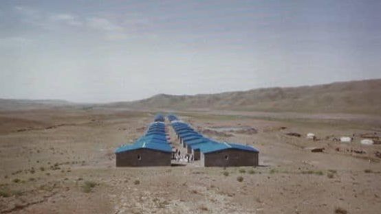 اتاق مشترک تجارت افغانستان و ایران ۴۶ خانه به زلزلهزدگان گلران هرات تحویل داد