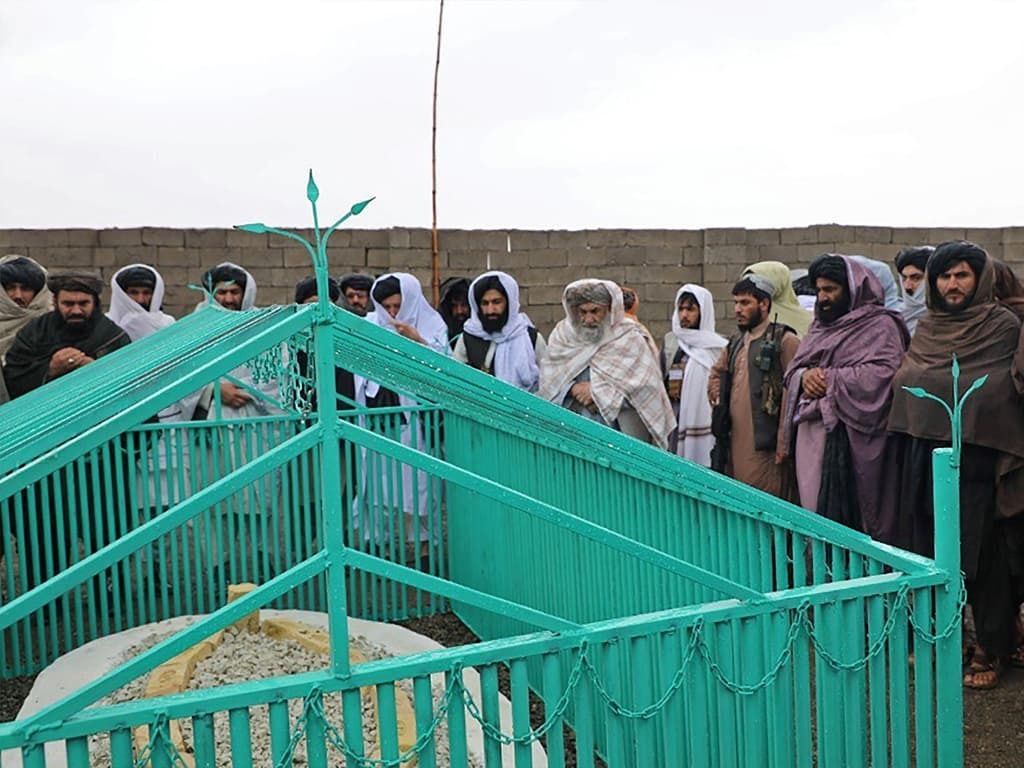 طالبان از مقام‌های خود خواسته به‌دلیل نگرانی امنیتی بدون اطلاع قبلی به قبر ملا عمر نروند