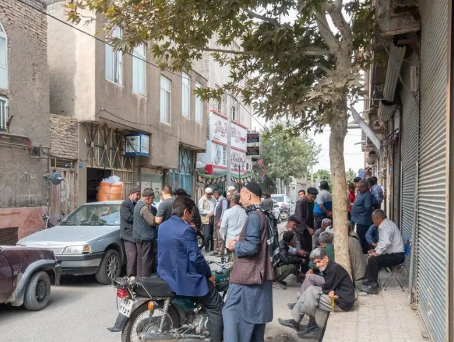 په ایران کې یو افغان خبریال وايي چې نامعلومو کسانو «هغه وهلی او ټپي کړی دی»