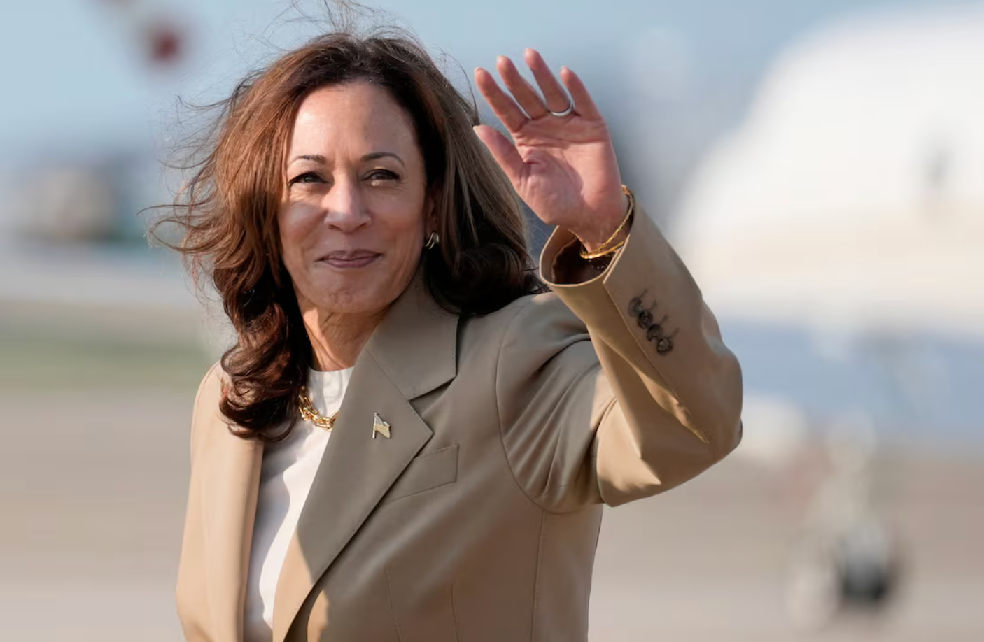 د امریکا ټاکنې؛ د کاملا هاریس ټاکنیز کمپاین په یوه اونۍ کې ۲۰۰ میلیونه ډالر راټول کړي