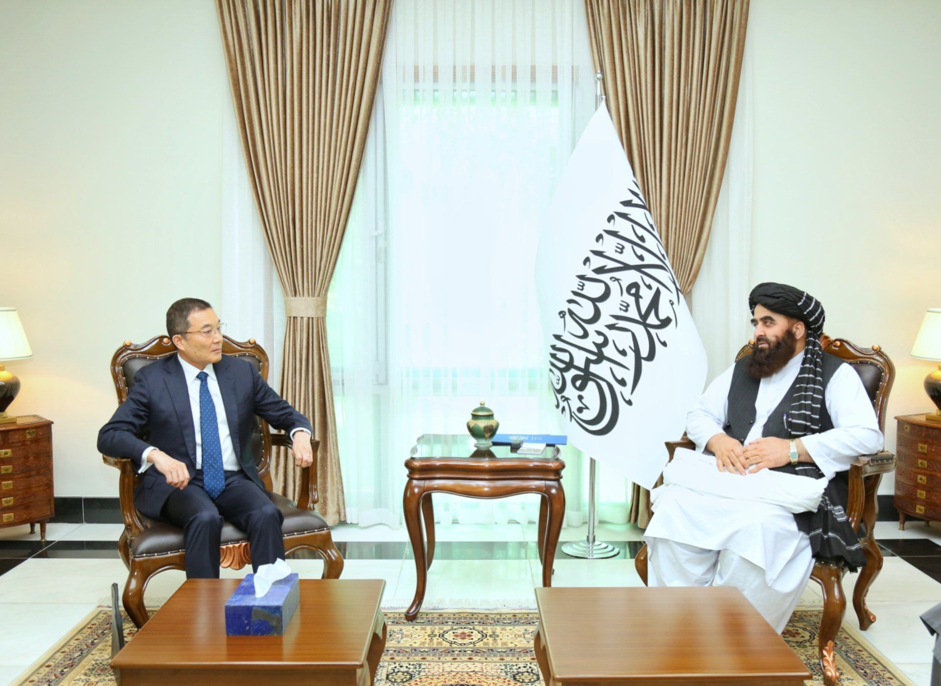 برخلاف ادعای طالبان؛ جاپان می‌گوید سفیرش در دیدار با متقی از منع کار زنان انتقاد کرده است