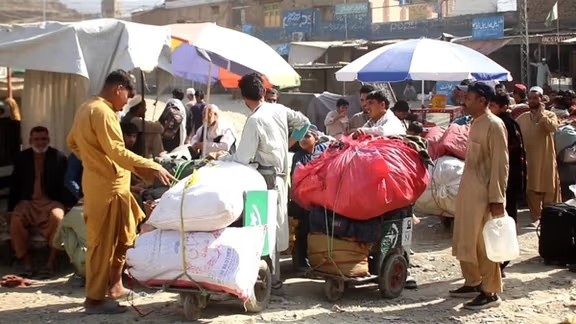 تېره ورځ نږدې ۱۵۰ کورنۍ له ایران او پاکستان نه افغانستان ته ستنې شوې