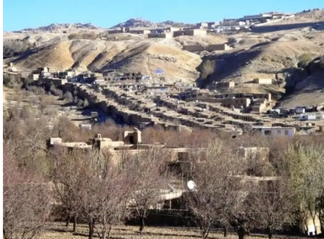 وزارت معارف طالبان ۱۳ مدرسه دینی در دایکندی می‌سازد