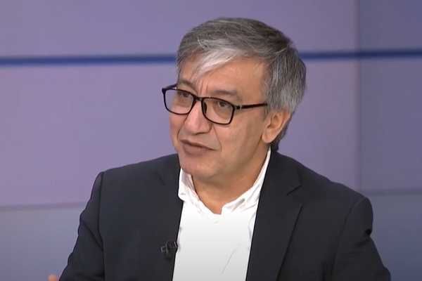 'آن سوی میز گفتوگو کسی نیست'
