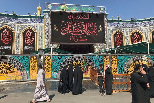 پاکستان عراق او ایران ته د ځمکې له لارې د اربعین زیارت کوونکو پر سفر بندیز ولګاوه