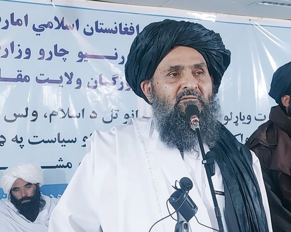 ملابرادر ارزګان ته د سفر پر مهال: په ارزګان کې د سېلاب ځپلو کورنیو لاس نیوی کوو
