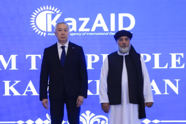 د طالبانو د صنعت او سوداګرۍ وزیر: د افغانستان او قزاقستان ترمنځ سوداګري ۴۱ سلنه زیاته شوې