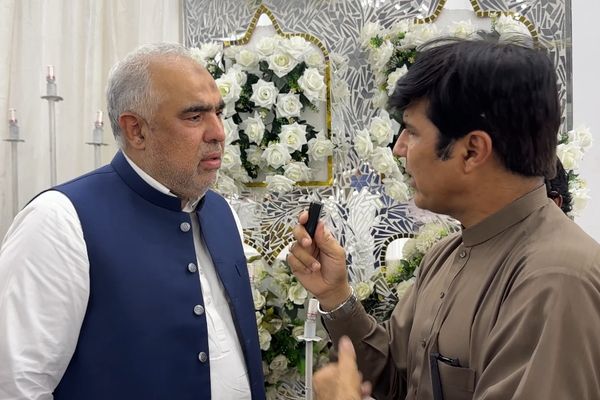 اسد قیصر: جګړه د حل لار نه ده، یوازینۍ لاره سیاسي تفاهم دی