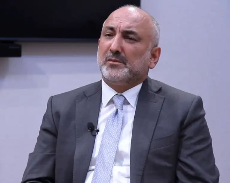 محمد حنیف اتمر: په افغانستان کې له مشروع سیاسي نظام پرته تلپاتې سوله نه‌شي راتلای