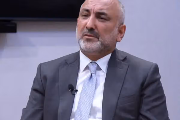 محمد حنیف اتمر: په افغانستان کې له مشروع سیاسي نظام پرته تلپاتې سوله نهشي راتلای
