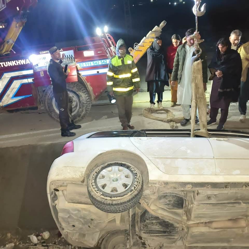 په بلوچستان او پښتونخوا کې په ټرافیکي پېښو کې ۹ کسان مړه او ۱۳ نور ټپيان شوي