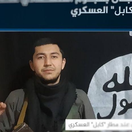 داعش فردی را که از چنگ طالبان گریخته بود، عامل حمله به میدان هوایی نظامی کابل معرفی کرد