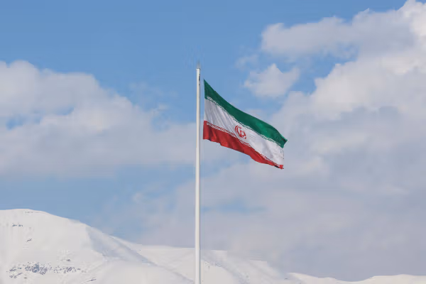 ایران مخالفان طالبان را 'به سازش با طالبان تشویق میکند'